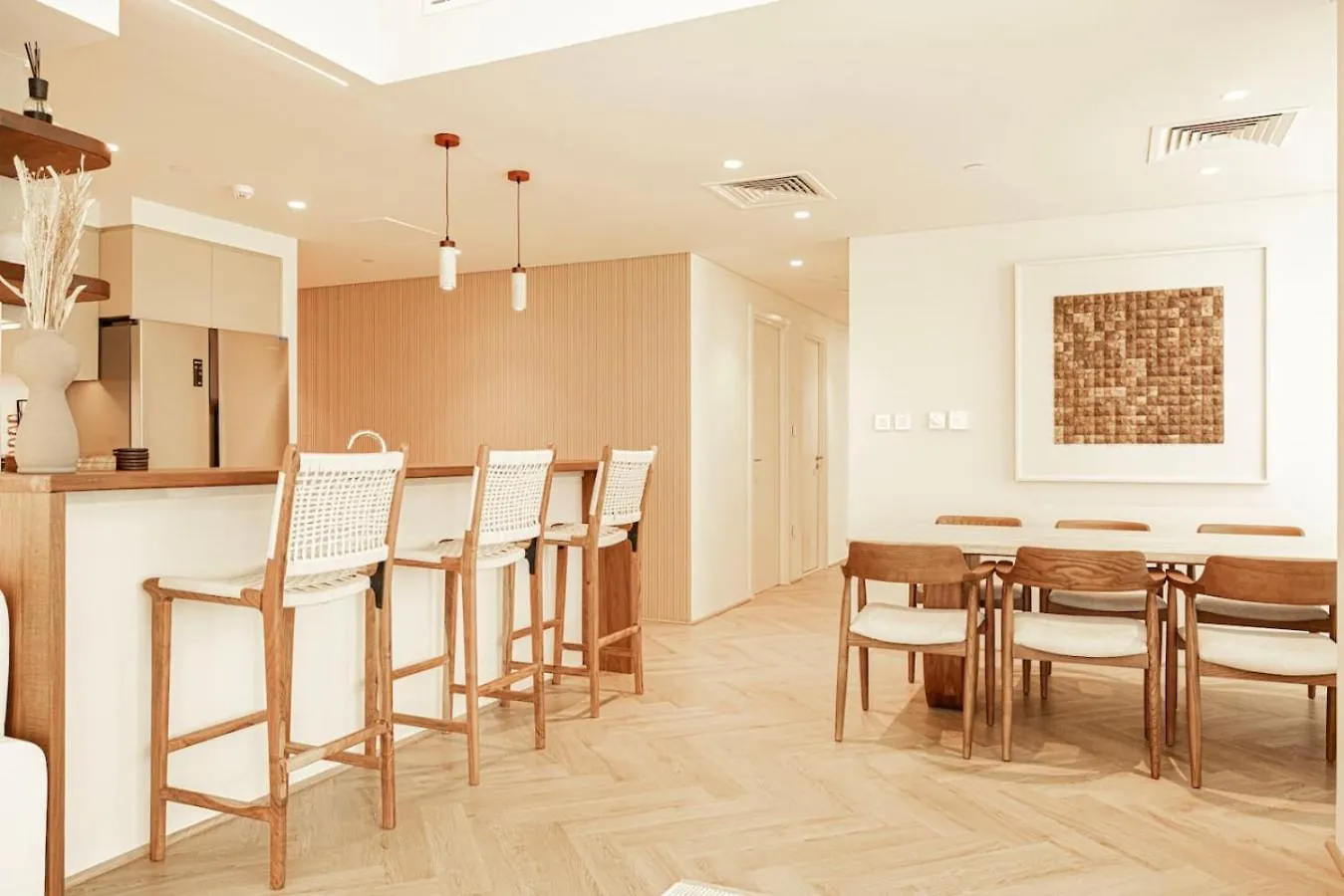 Seraya Residence 5 - 4Bdr - Burj Views - Private Jacuzzi Dubai Apartment