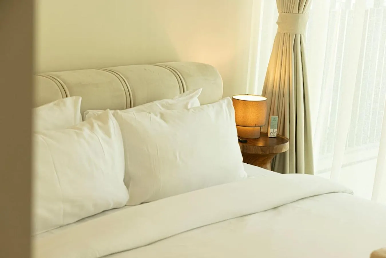 Seraya Residence 5 - 4Bdr - Burj Views - Private Jacuzzi Dubai Apartment