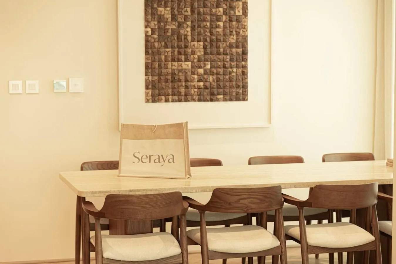 Seraya Residence 5 - 4Bdr - Burj Views - Private Jacuzzi Dubai Apartment