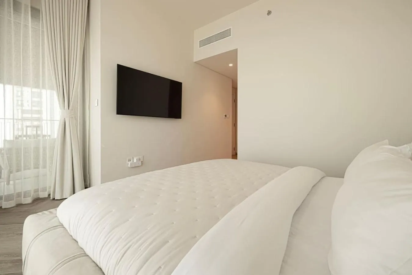Apartamento Seraya Residence 5 - 4Bdr - Burj Views - Private Jacuzzi Dubái
